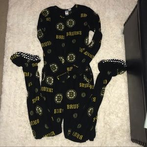 Unisex Bruins Onesie Pajamas sz Small Hockey